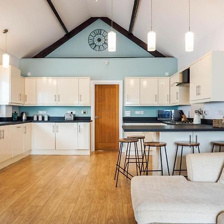 The Beach House - Fully Refurbed March 2024 Oystermouth Zewnętrze zdjęcie